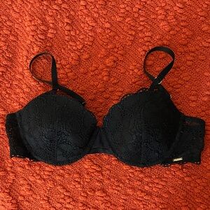 Black lace lightly lined DKNY bra